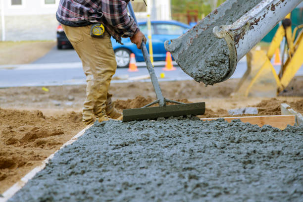 Best Commercial Concrete Services in Carlisle, IA